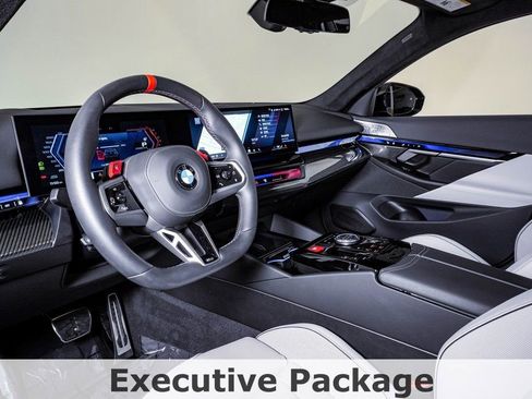 Used 2025 BMW M5 Touring w/ M Driver's Package image 23