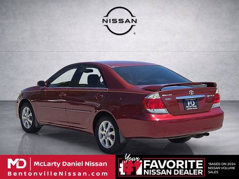 Used 2005 Toyota Camry FWD image 4
