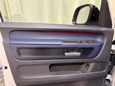 New 2025 Volkswagen ID. Buzz Pro S image 12