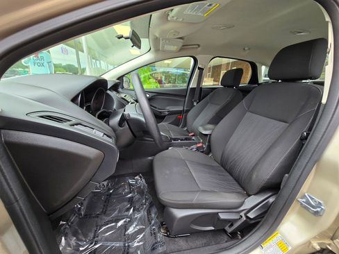 Used 2017 Ford Focus SE image 10