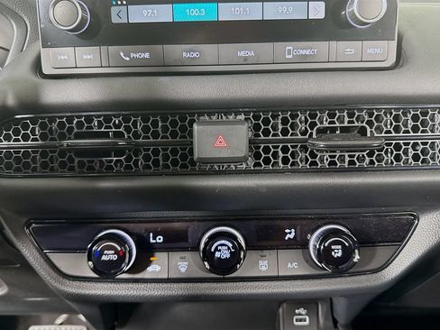 Used 2023 Honda HR-V LX image 15