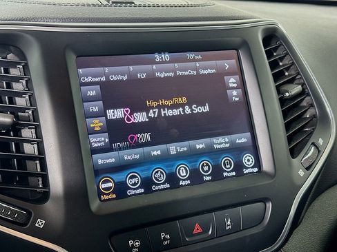 Certified 2023 Jeep Cherokee Altitude Lux w/ Lux Elite Package image 25