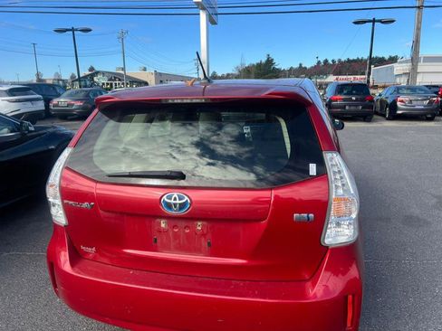 Used 2012 Toyota Prius V Five image 4
