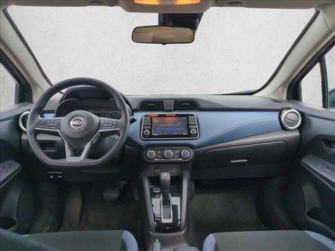 Used 2025 Nissan Versa SV image 16