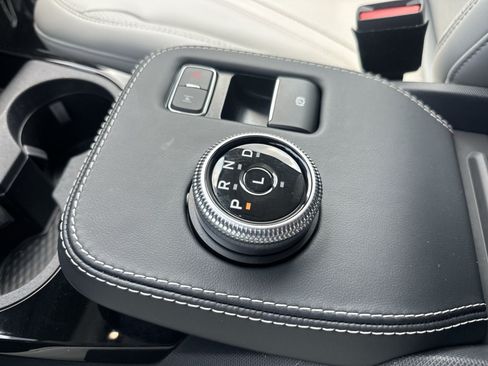Used 2024 Ford Mustang Mach-E Premium AWD/4WD image 30