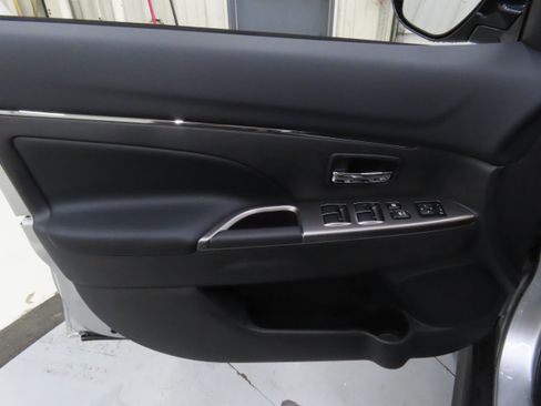 New 2025 Mitsubishi Outlander Sport SE image 9