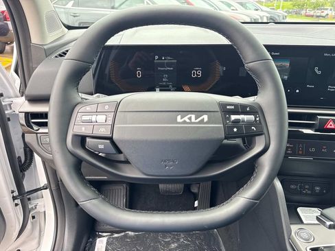 Used 2026 Kia Sportage EX FWD image 26