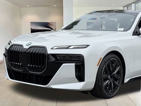 New 2025 BMW 760i xDrive image 10