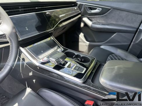 Used 2020 Audi SQ7 Premium Plus w/ Driver Assistance Package AWD/4WD image 11
