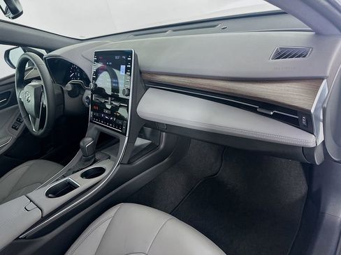 Used 2022 Toyota Avalon XLE image 28