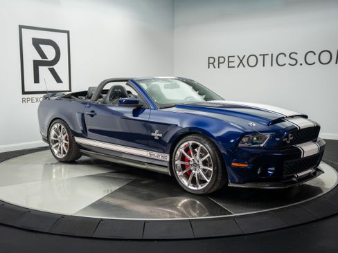 Used 2012 Ford Mustang Shelby GT500 w/ Electronics Pkg RWD image 18