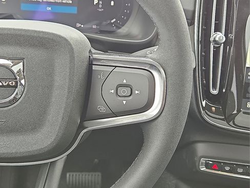 New 2026 Volvo XC40 B5 Core image 19