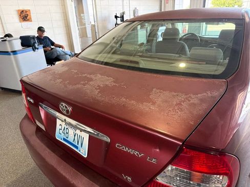 Used 2004 Toyota Camry LE FWD image 18