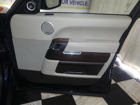 Used 2017 Land Rover Range Rover Supercharged AWD/4WD image 31