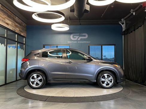 Used 2019 Honda HR-V LX image 2