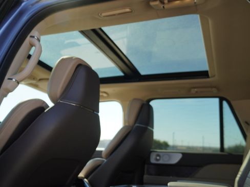 Used 2023 Lincoln Navigator Reserve image 33