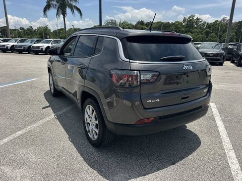 Used 2022 Jeep Compass Latitude w/ Sun and Sound Group AWD/4WD image 8