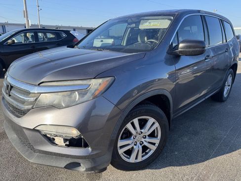 Used 2016 Honda Pilot LX image 2