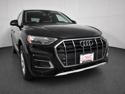 Used 2023 Audi Q5 2.0T Premium w/ Convenience Package AWD/4WD image 3