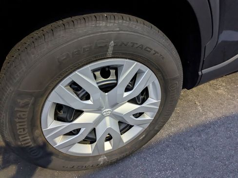 Certified 2024 Toyota Corolla Cross L image 8