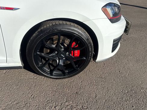 Used 2017 Volkswagen GTI SE image 14