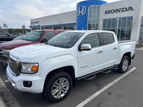 Used 2018 GMC Canyon SLT w/ Driver Alert Package image 2