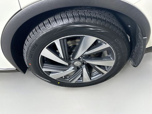 Used 2015 Nissan Murano Platinum w/ Cargo Package FWD image 11