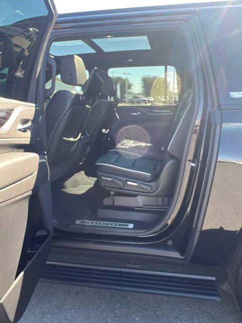 Used 2021 Cadillac Escalade ESV Sport w/ Driver Assist Tech Package AWD/4WD image 12