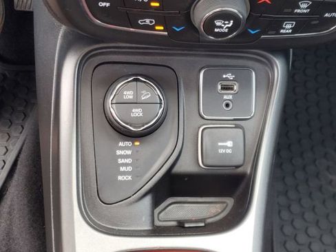 Used 2018 Jeep Compass Trailhawk w/ Navigation Group AWD/4WD image 53