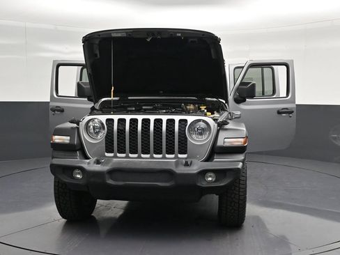 Used 2020 Jeep Gladiator Sport w/ Quick Order Package 24S AWD/4WD image 33