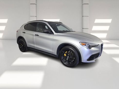 Used 2019 Alfa Romeo Stelvio Ti Sport w/ Quick Order Package 22S Sport image 4