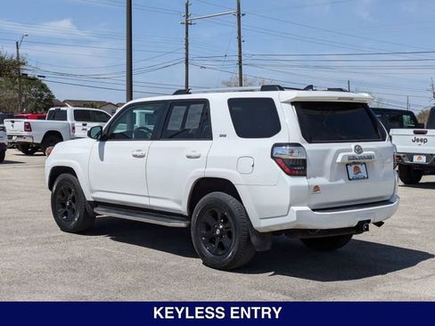 Used 2022 Toyota 4Runner SR5 RWD image 7