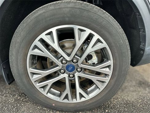 Certified 2022 Ford Escape SEL image 10