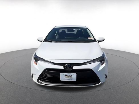 Used 2025 Toyota Corolla LE FWD image 4