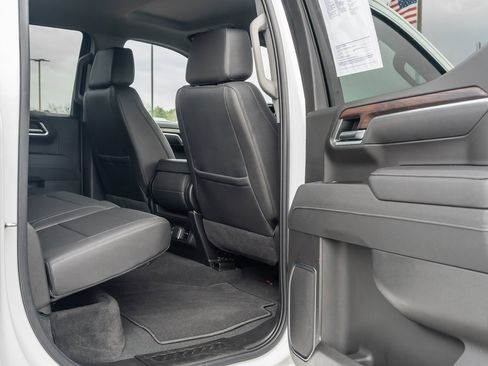 Used 2025 GMC Sierra 1500 SLT image 13