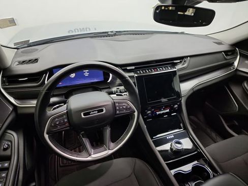 Used 2021 Jeep Grand Cherokee L Laredo w/ Luxury Tech Group I image 18