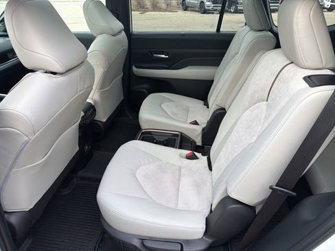 Used 2026 Toyota Grand Highlander AWD Hybrid image 6