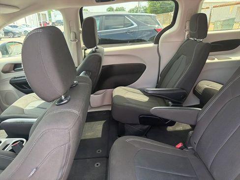 Used 2023 Chrysler Voyager LX FWD image 34