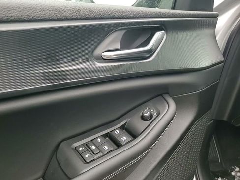 New 2025 Jeep Grand Cherokee L Altitude image 22