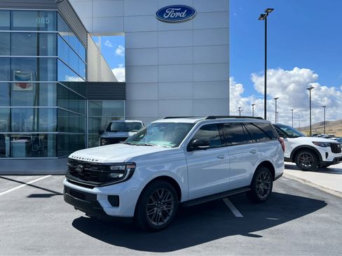 New 2026 Ford Expedition Platinum image 1