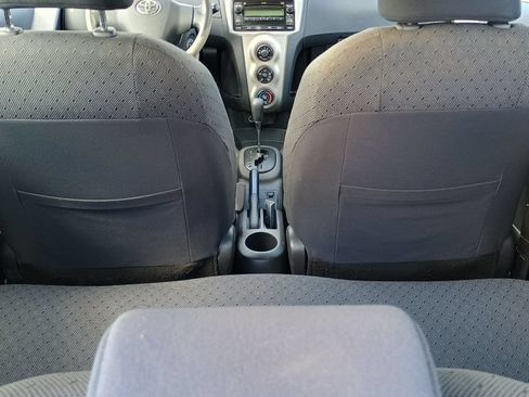 Used 2009 Toyota Yaris 2-Door Hatchback FWD image 8
