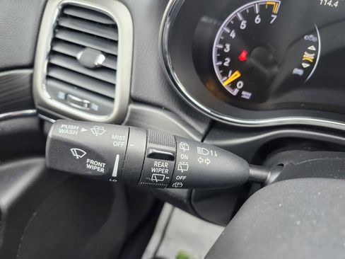 Used 2020 Jeep Grand Cherokee Limited image 15