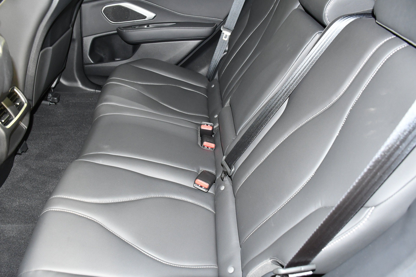 Used 2025 Acura RDX SH-AWD image 47