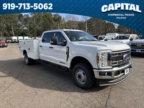 New 2026 Ford F350 XL w/ XL Chrome Package image 2