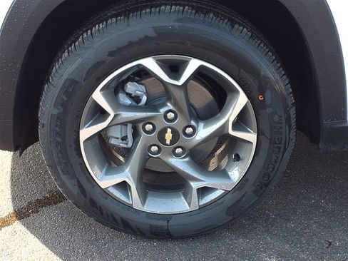 New 2026 Chevrolet Trax LT FWD image 19