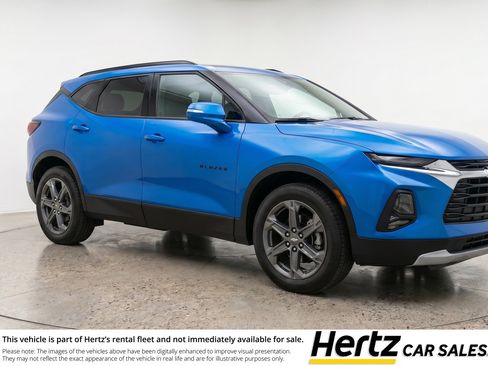 Used 2025 Chevrolet Blazer LT FWD image 1