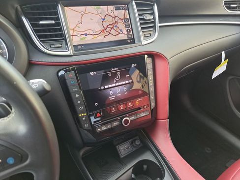 Used 2024 INFINITI QX50 Sport image 13