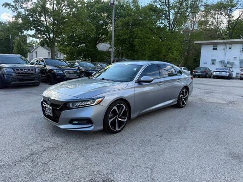 Used 2018 Honda Accord Sport image 3
