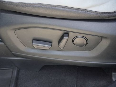 Used 2021 Ford Explorer XLT w/ Equipment Group 202A RWD image 20