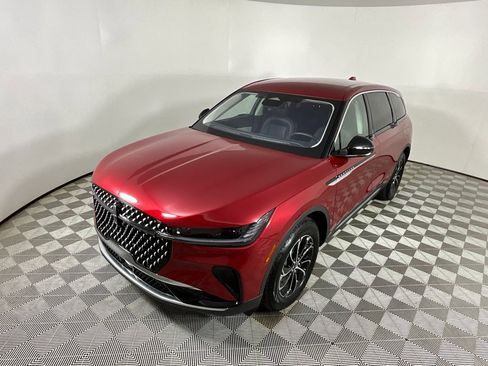 Used 2025 Lincoln Nautilus Premier image 9